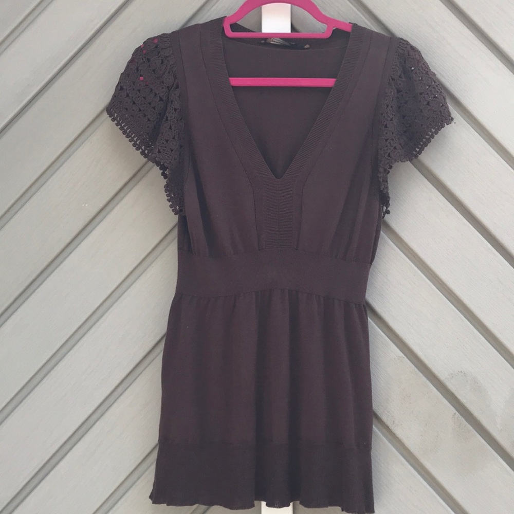 Bcbg v neck flutter sleeve top